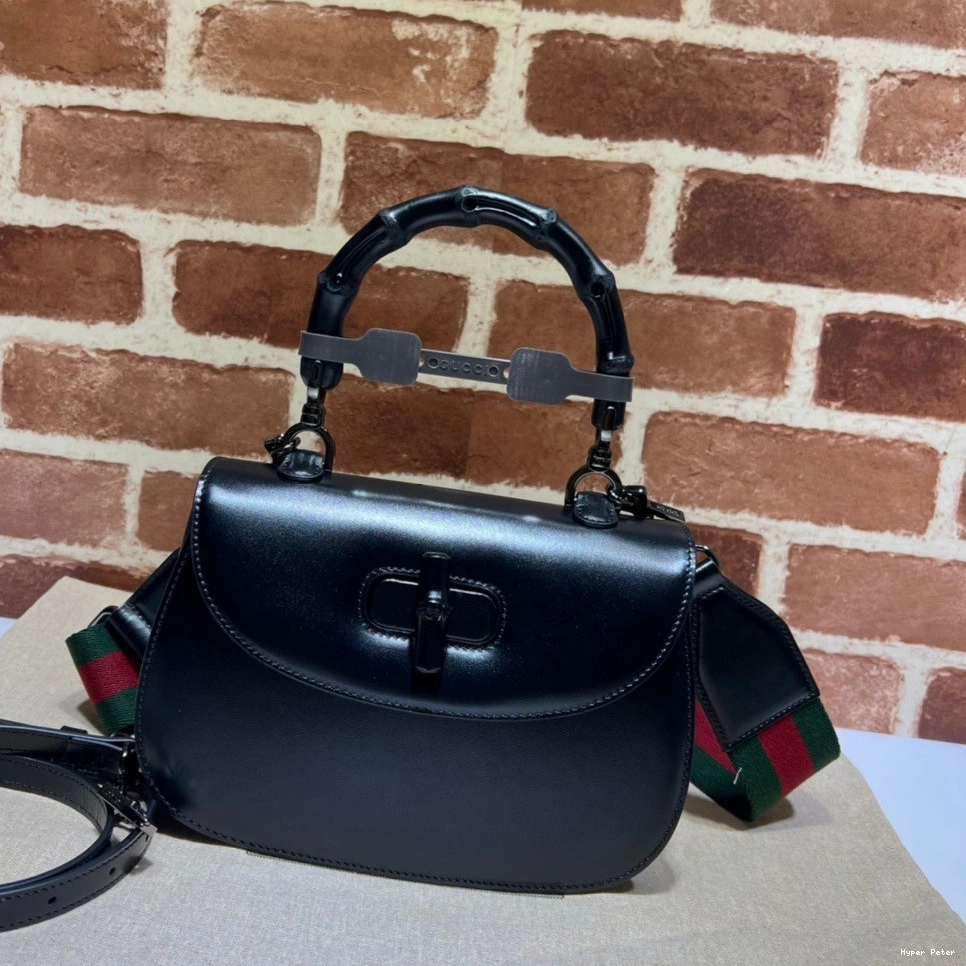 Hyperpeter with handle Small Gucci bag Bamboo top 0712